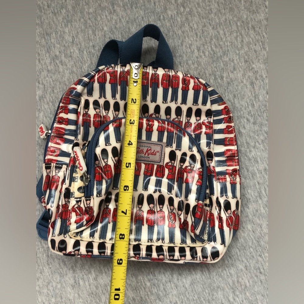 Cath Kids London Queen’s Guard Backpack British Royal Guard Kids Bag - Picture 12 of 13